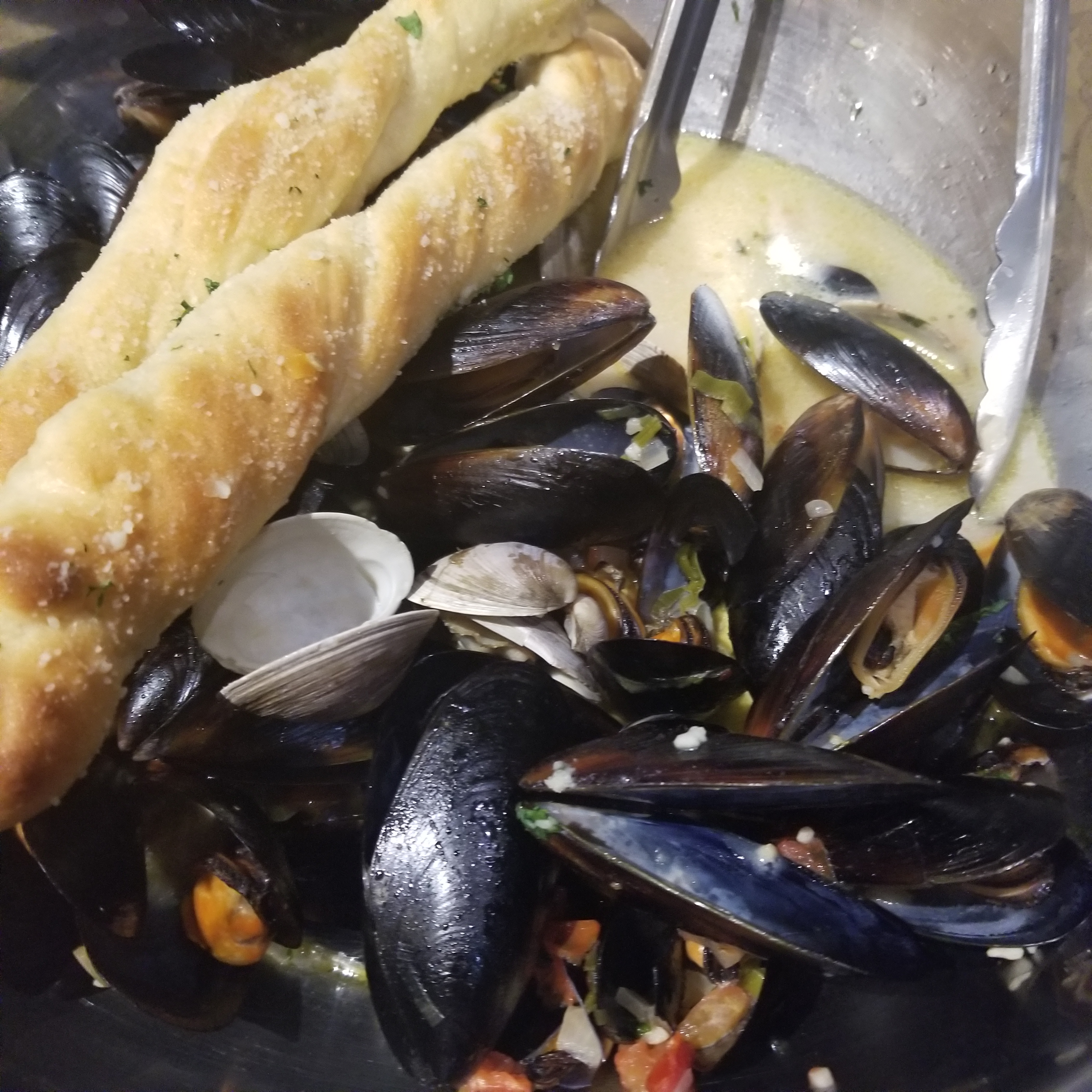 Mussels in Butter and White wWine